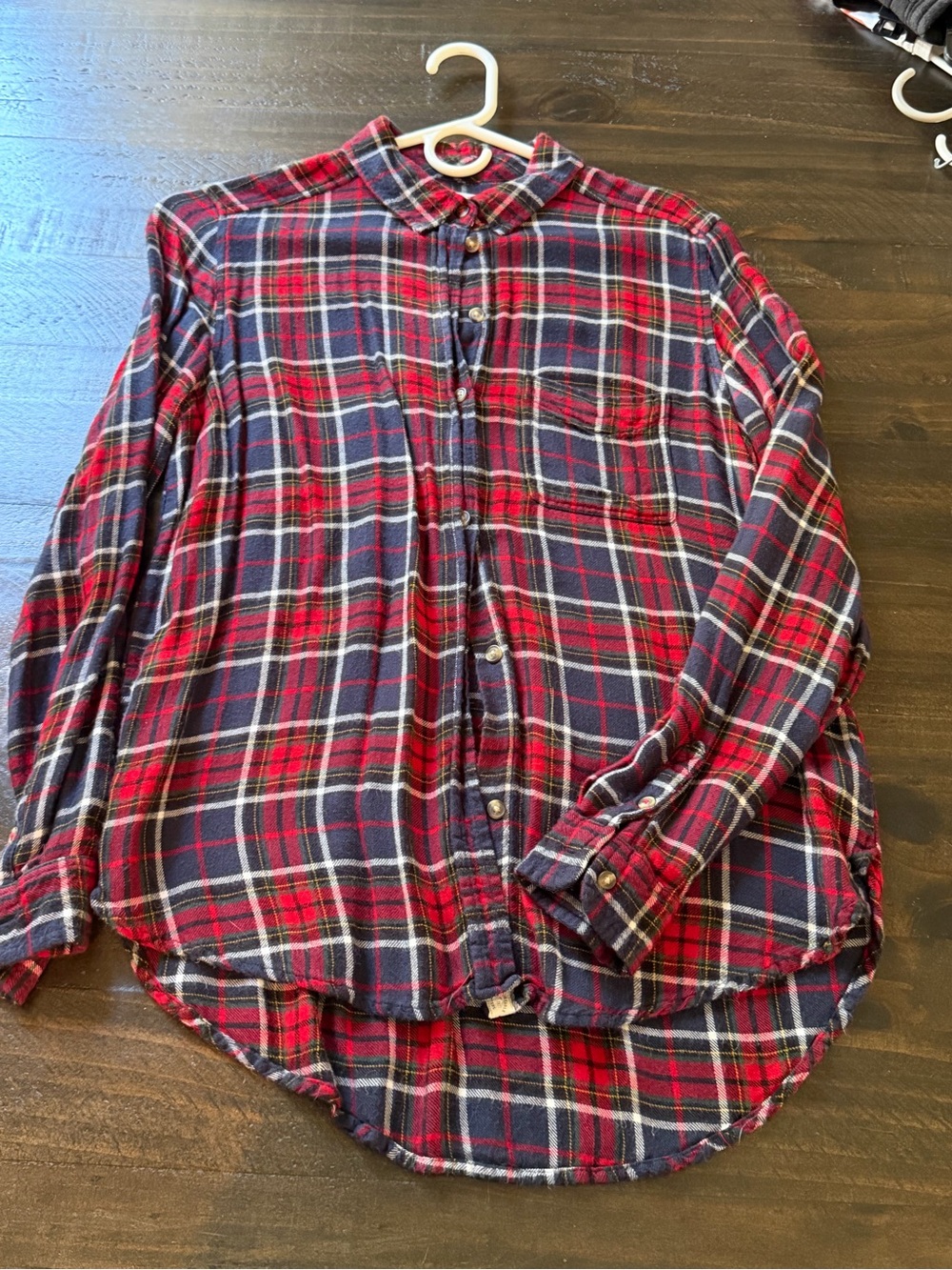 American Eagle Outfitters Red and Navy Plaid Button-Down Shirt